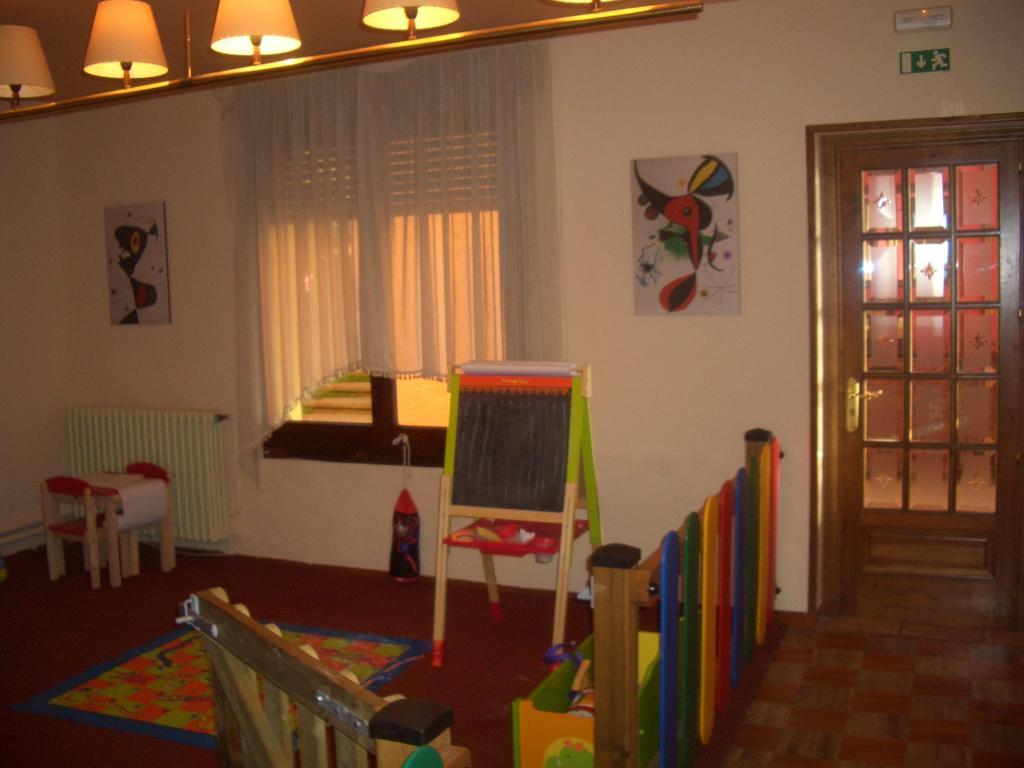 Hostal De La Gloria Viladrau Exterior photo