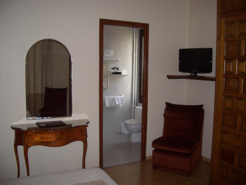 Hostal De La Gloria Viladrau Exterior photo